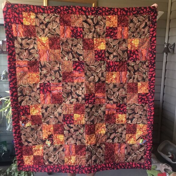 NWT. Hand Crafted Butterflies in Red Quilt - Picture 6 of 16